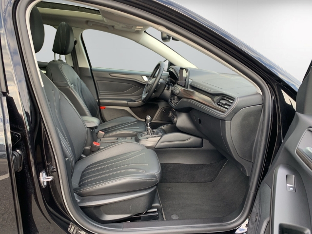 Focus Turnier 1.0 EcoBoost HUD AHK Pano Navi Leder LED