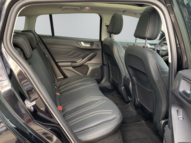 Focus Turnier 1.0 EcoBoost HUD AHK Pano Navi Leder LED