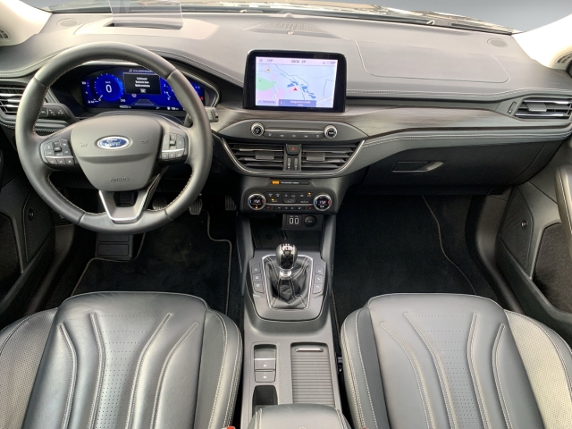 Focus Turnier 1.0 EcoBoost HUD AHK Pano Navi Leder LED