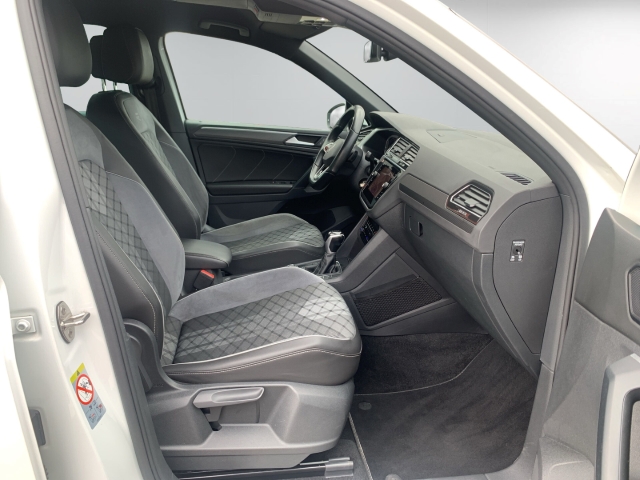 Tiguan 2.0 TDI 4M R-Line AHK Navi LED SHZ DCC