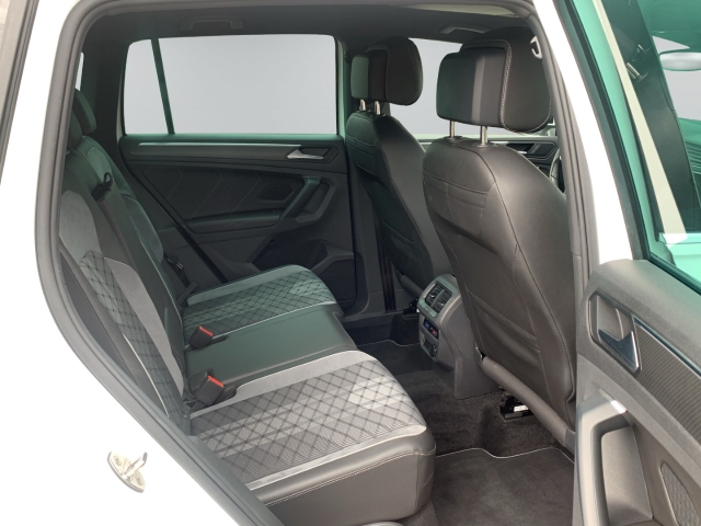 Tiguan 2.0 TDI 4M R-Line AHK Navi LED SHZ DCC
