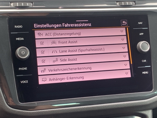 Tiguan 2.0 TDI 4M R-Line AHK Navi LED SHZ DCC