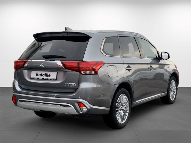 Outlander 2.4 PHEV 4WD StandHZG AHK Navi Leder