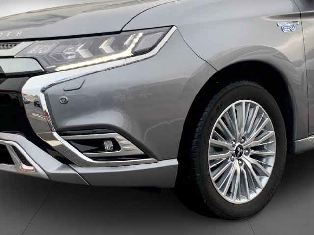 Outlander 2.4 PHEV 4WD StandHZG AHK Navi Leder