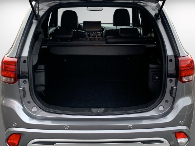 Outlander 2.4 PHEV 4WD StandHZG AHK Navi Leder