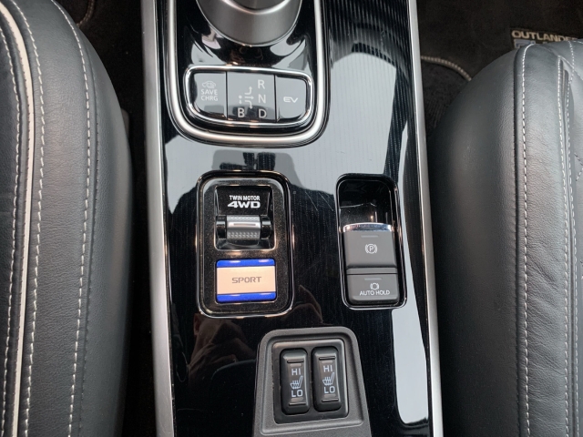 Outlander 2.4 PHEV 4WD StandHZG AHK Navi Leder