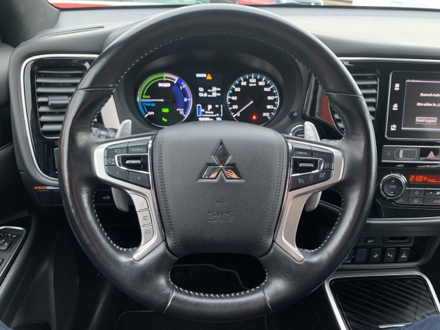 Outlander 2.4 PHEV 4WD StandHZG AHK Navi Leder