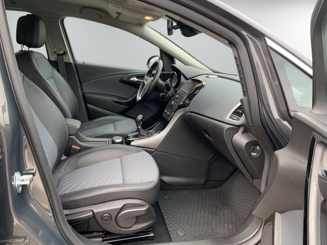 Astra Sportstourer 1.4 Turbo Exklusiv Navi