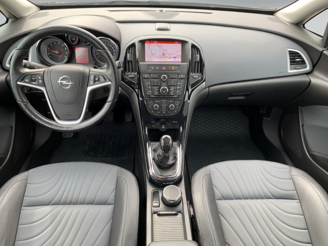 Astra Sportstourer 1.4 Turbo Exklusiv Navi