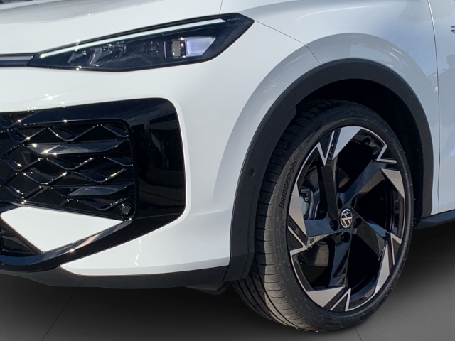 T-Roc 1.5 eTSI R-Line HUD Navi Area View Matrix