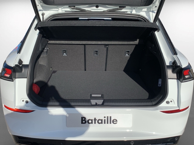 T-Roc 1.5 eTSI R-Line HUD Navi Area View Matrix