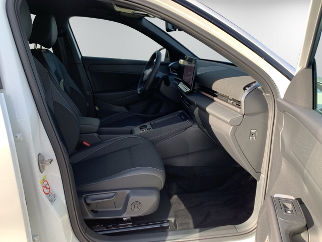 T-Roc 1.5 eTSI R-Line HUD Navi Area View Matrix
