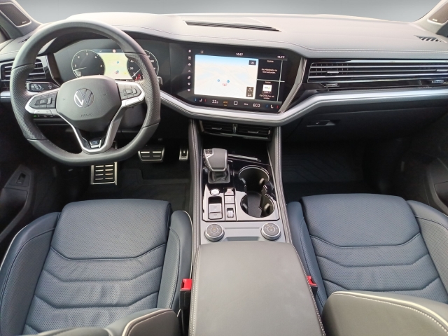 Touareg 3.0 TDI 4M R-Line Pano AHK 22'' Luftfed.