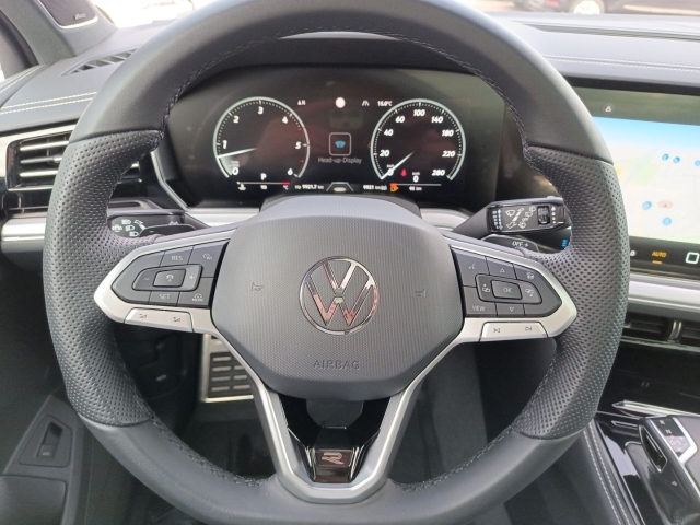 Touareg 3.0 TDI 4M R-Line Pano AHK 22'' Luftfed.