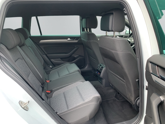 Passat Variant 2.0 TDI R-line AHK Navi R-Kam.