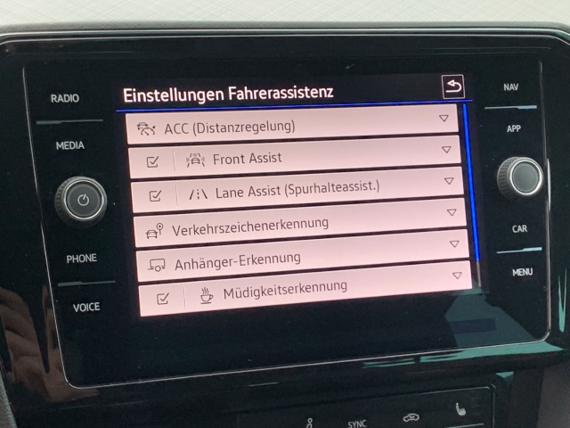 Passat Variant 2.0 TDI R-line AHK Navi R-Kam.