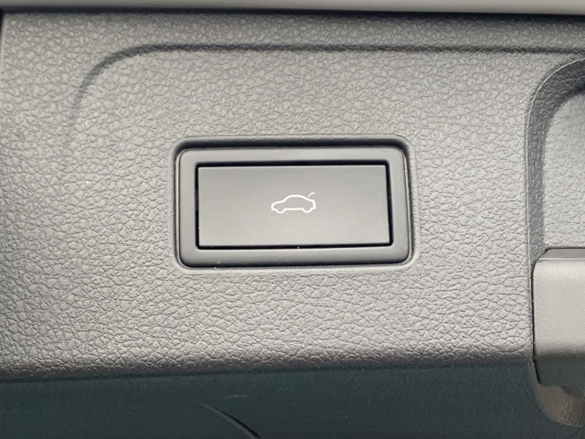 Passat Variant 2.0 TDI R-line AHK Navi R-Kam.