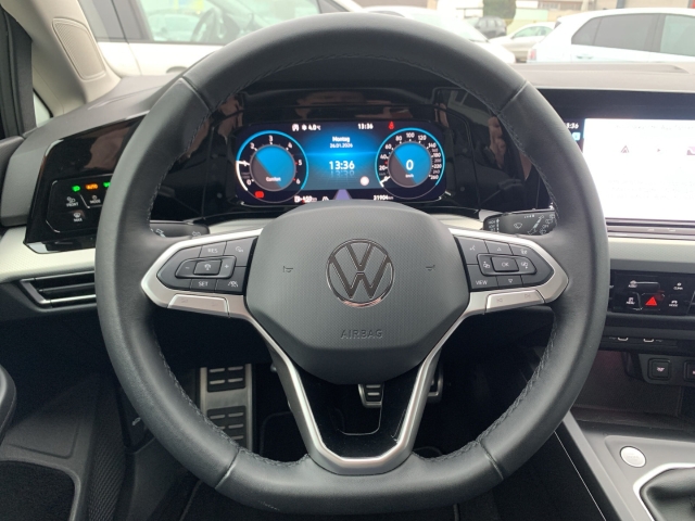 Golf VIII 2.0 TDI Move AHK Fahrschulausstattung