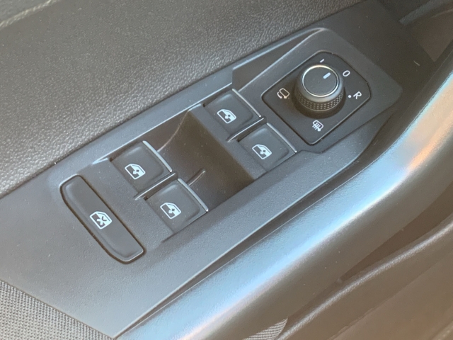 Taigo 1.5 TSI R-Line Navi Matrix Kamera ACC SHZ