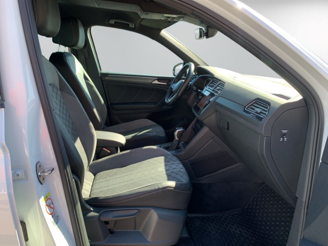 Tiguan 2.0 TDI 4M R-Line AHK Navi 360 Kamera