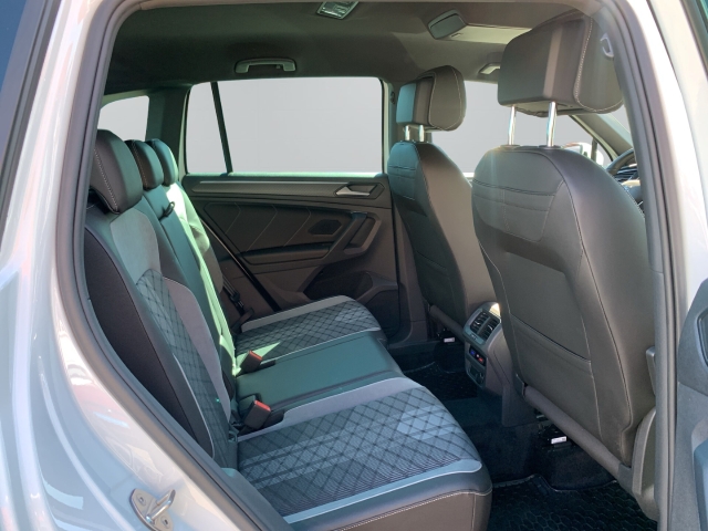 Tiguan 2.0 TDI 4M R-Line AHK Navi 360 Kamera