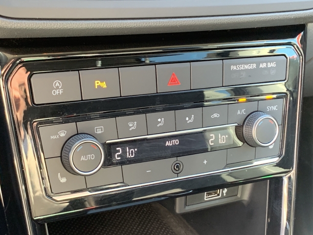 T-Cross 1.0 TSI Navi SHZ ACC Kamera GJR