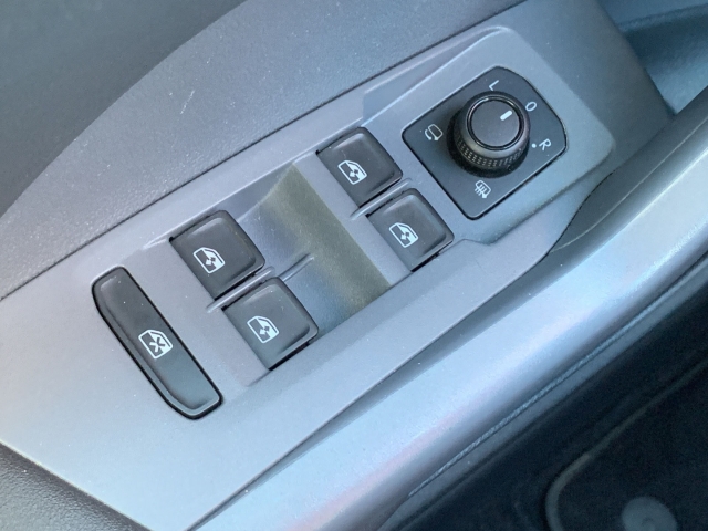 T-Cross 1.0 TSI Navi SHZ ACC Kamera GJR