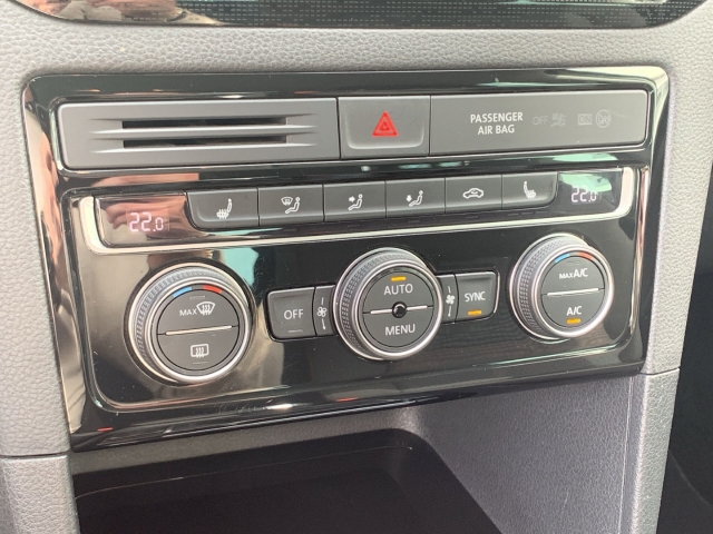 Golf Sportsvan 1.4 TSI Sound DSG AHK Navi SHZ