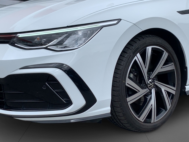 Golf VIII 1.5 TSI R-Line AHK Pano Navi ACC SHZ
