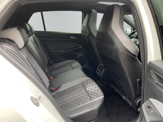 Golf VIII 1.5 TSI R-Line AHK Pano Navi ACC SHZ