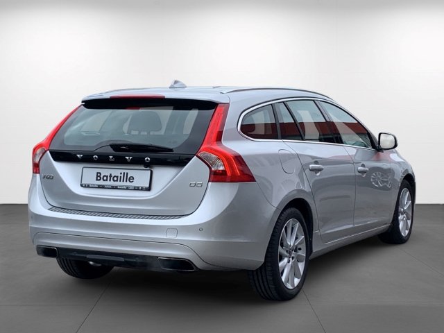 V60 Kombi D5 Summum AHK StandHZG Navi Leder Xen.