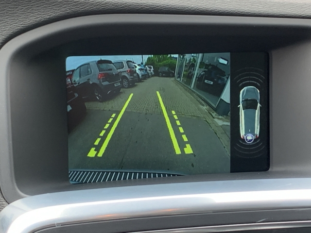 V60 Kombi D5 Summum AHK StandHZG Navi Leder Xen.
