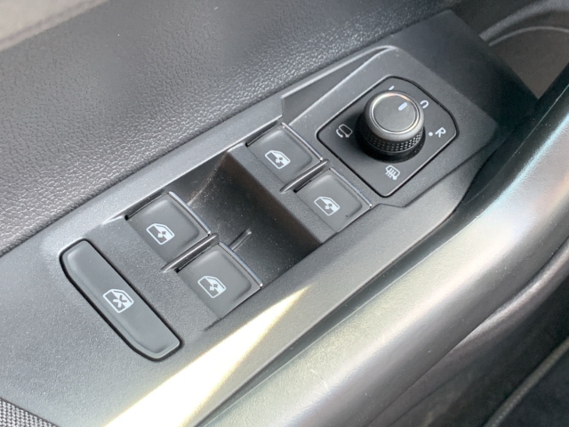 Polo 1.0 TSI R-Line Navi ACC SHZ Kamera Keyless