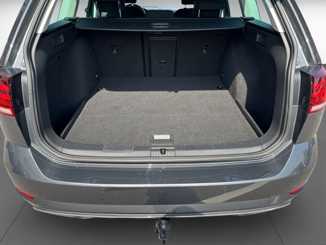 Golf Variant VII 1.6 TDI United AHK Navi SHZ PDC