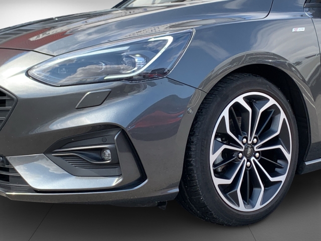 Focus 1.5 EcoBlue ST-Line HUD Pano Navi B&O Kam.