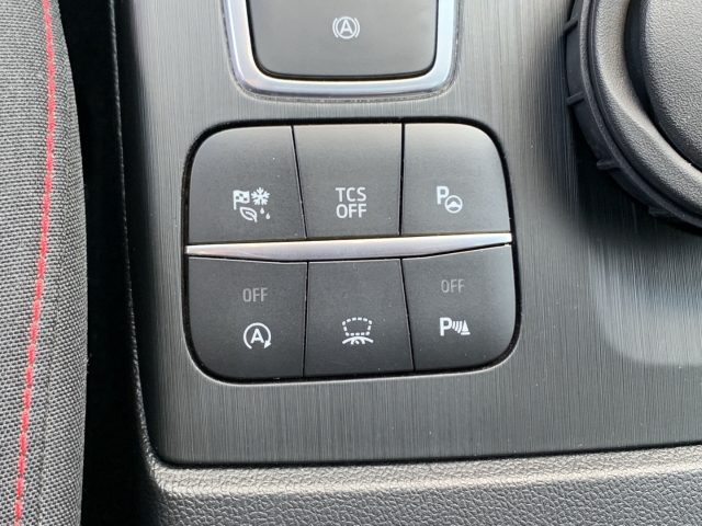 Focus 1.5 EcoBlue ST-Line HUD Pano Navi B&O Kam.