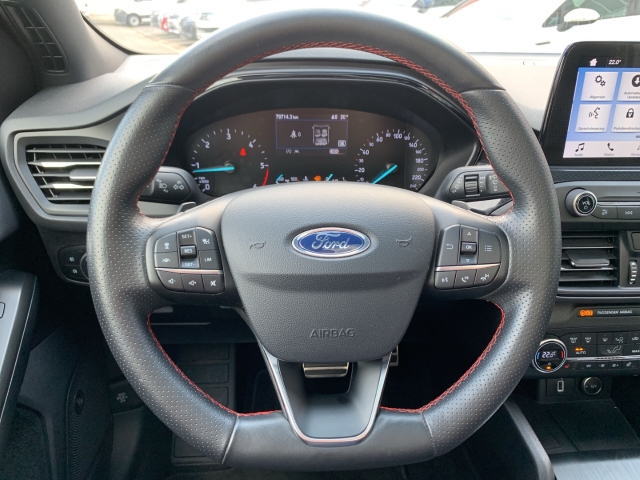 Focus 1.5 EcoBlue ST-Line HUD Pano Navi B&O Kam.