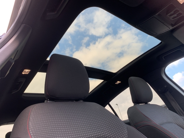 Focus 1.5 EcoBlue ST-Line HUD Pano Navi B&O Kam.
