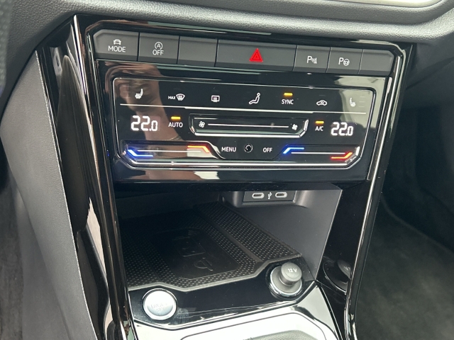 T-Roc 1.5 TSI R-Line Pano Navi Leder Matrix ACC