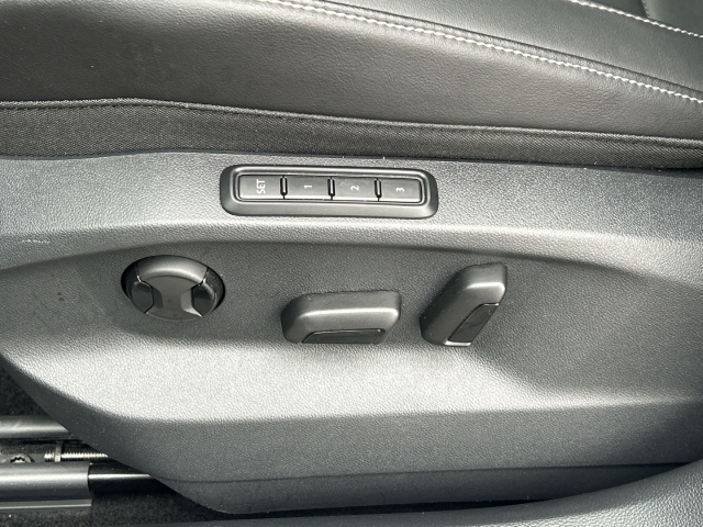 T-Roc 1.5 TSI R-Line Pano Navi Leder Matrix ACC