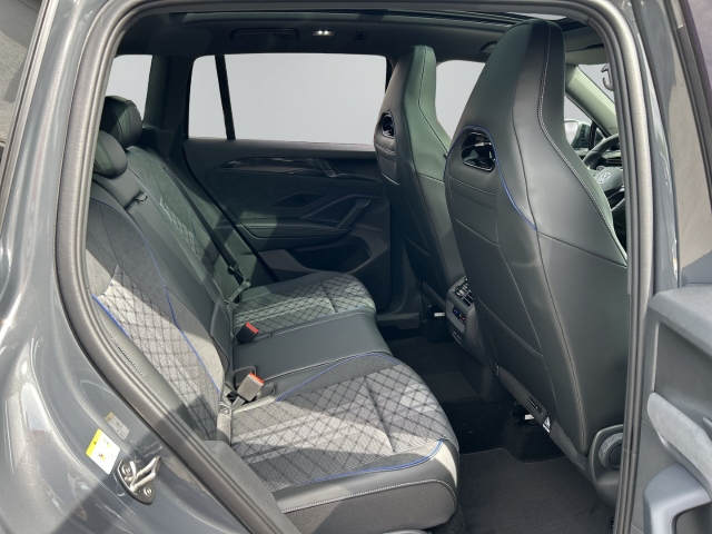 Tiguan 1.5 eHybrid R-Line AHK Pano HUD DCC Navi