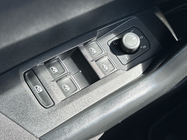 Polo 1.0 TSI R-Line Navi Kamera IQ.Light ACC