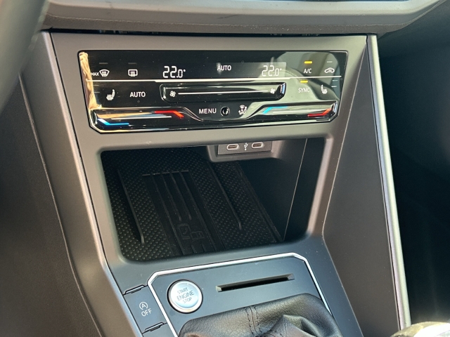 Polo 1.0 TSI R-Line Navi Kamera IQ.Light ACC