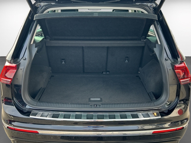 Tiguan 2.0 TDI 4M R-Line AHK Pano Navi StandHZG
