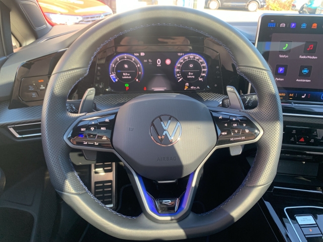 Golf Variant VIII R 2.0 TSI 4M Pano DCC Matrix