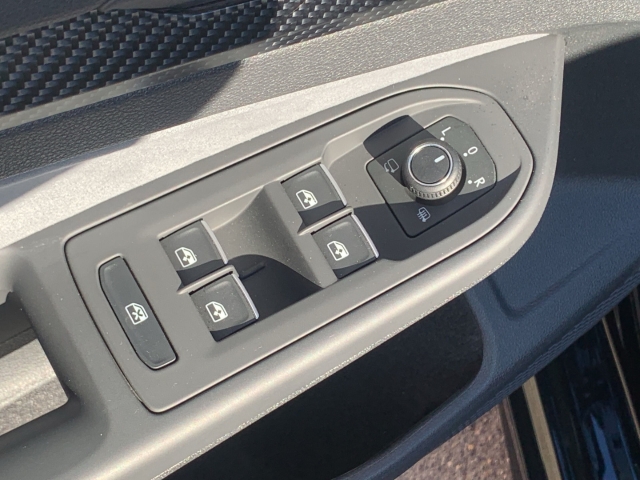 Golf Variant VIII R 2.0 TSI 4M Pano DCC Matrix