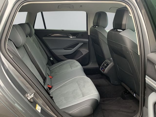 Passat 1.5 eHybrid DSG AHK Navi ACC Rückfahrkam.