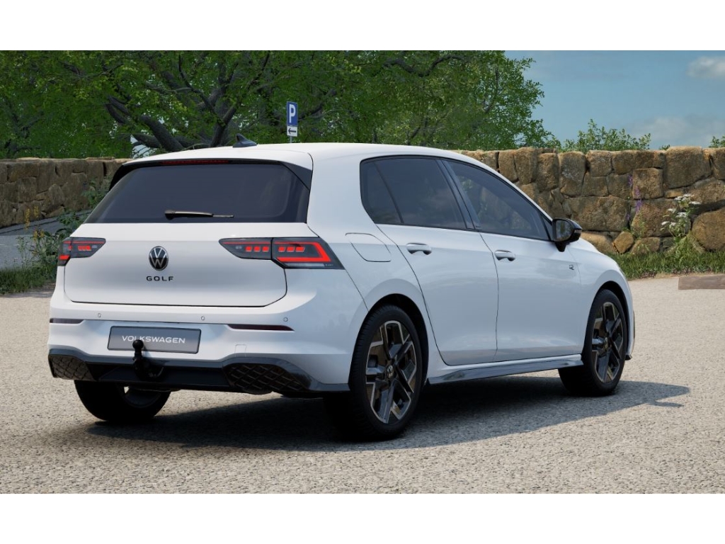 Golf VIII 1.5 eTSI R-Line DSG BlackStyle AHK ACC