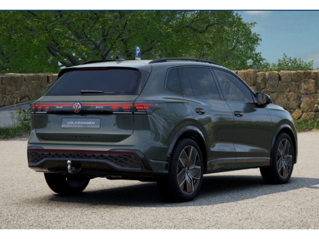 Tiguan R-Line 2,0 TDI DSG AHK Matrix DCC Black
