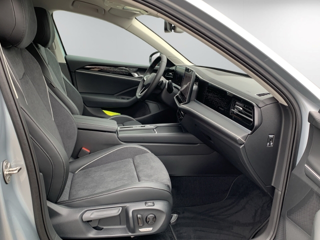 Passat Variant 2.0 TDI DSG AHK Area View Navi SHZ